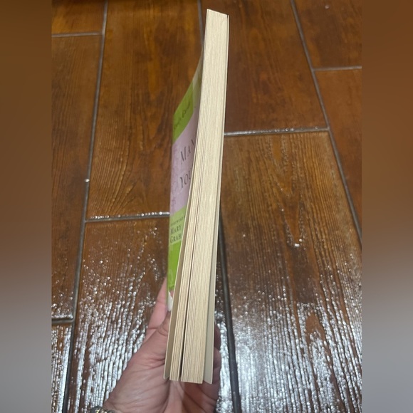 Managing Your Moods (Women of Faith Study Guide Series) Paperback – 2004 - Picture 6 of 6